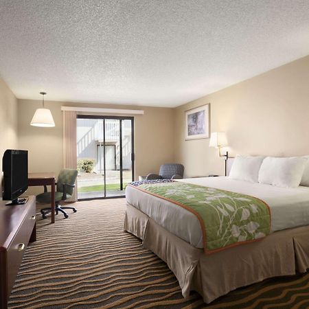 South Tacoma Suites Eksteriør billede