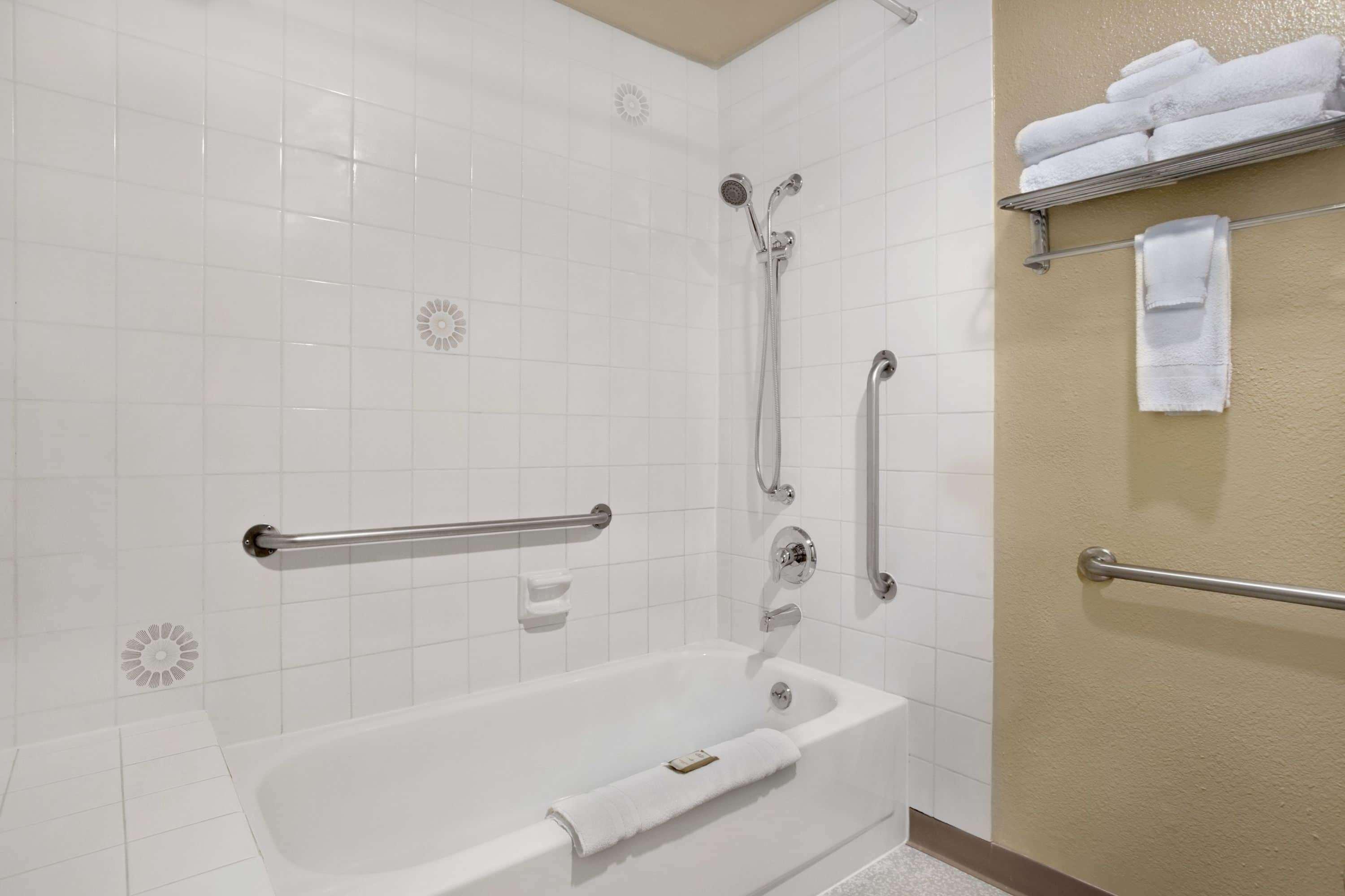 South Tacoma Suites Eksteriør billede