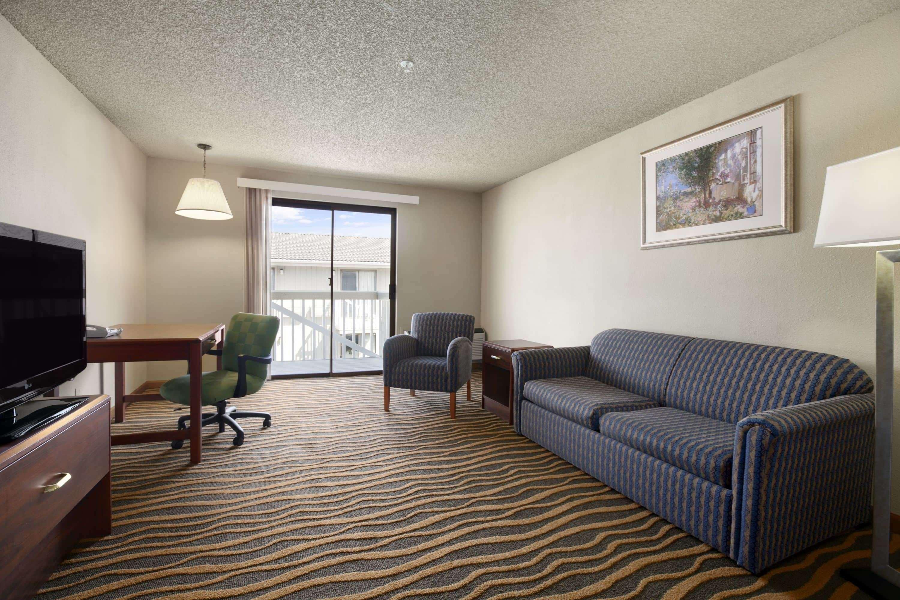 South Tacoma Suites Eksteriør billede